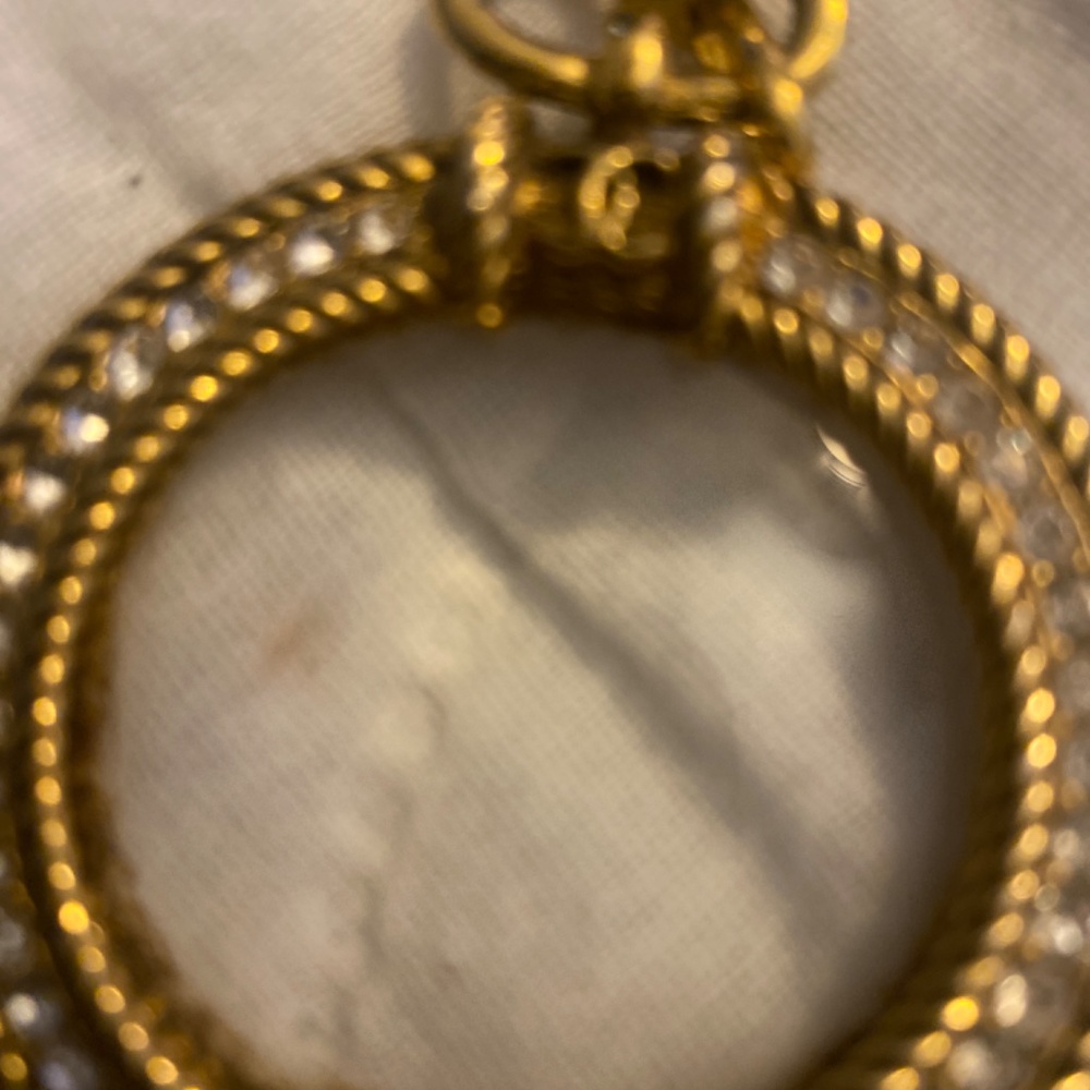 Channel gold chain - Picture 2 of 3